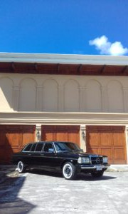 3-car-garage-mansion.-CENTRAL-AMERICA-LIMOUSINE-MERCEDES-300D-LANGd6bf462896a8efc3.jpg