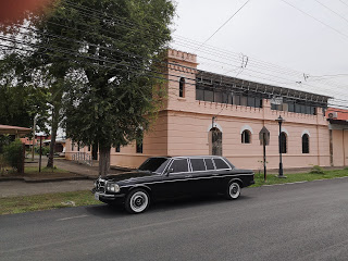 Antigua-comandancia-de-Puntarenas.-CENTRAL-AMERICA-MERCEDES-LWB-W123-LANGadb2fb2bae3df13b.jpg