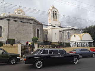 Basilica-of-Our-Lady-of-the-Angels-Cartago.-CENTRAL-AMERICA-MERCEDES-W123-300D-LIMO098a876e6386ed85.jpg