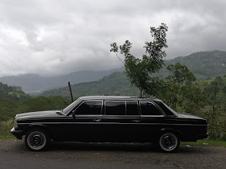 CARTAGO-MOUNTAINS.-COSTA-RICA-LIMOUSINE-RIDES-MERCEDES-W123d5b23094d3709398.jpg