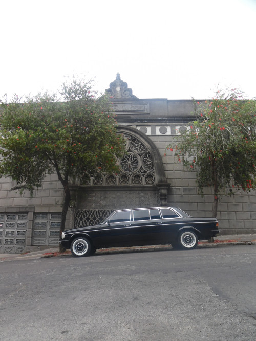 COSTA-RICA-LIMUSINA-frente-de-Iconica-Casa-Museo-En-Barrio-Amon-San-Jose0b153b34969a6147.jpg