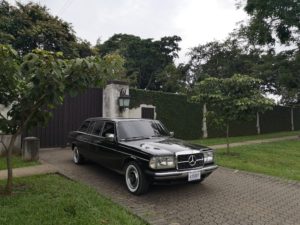 COSTA-RICA-PRIVATE-ESTATE.-MERCEDES-W123-LIMOUSINE-300D-LWB-LANG6e10dd033181620b.jpg