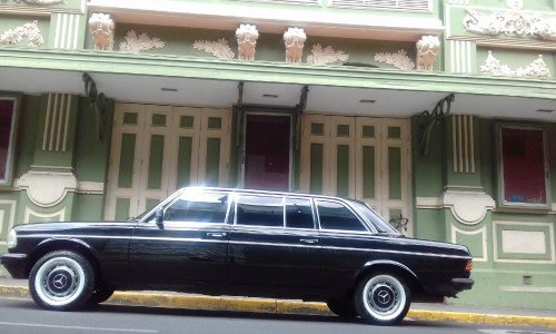 THE-FAMOUS-Teatro-Variedades-COSTA-RICA-LIMOUSINE-MERCEDES-LWB-LANG01d71644f583ac18.jpg