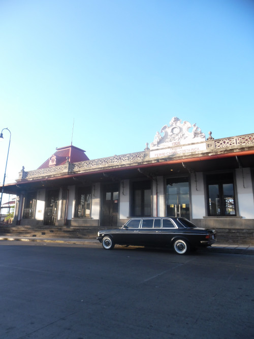 LIMOUSINE estacion de ferrocarril del atlantico costa rica