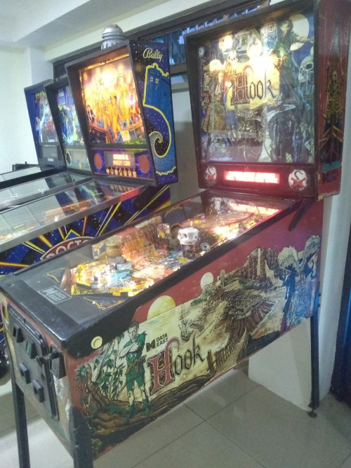 COSTA-RICA-1992-DATA-EAST-HOOK-PINBALL-MACHINE30f55fa3e14fcc88.jpg