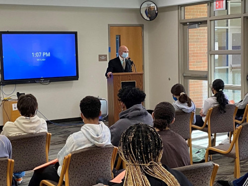 ABINGTON-HIGH-SCHOOL-NATIONAL-HONORS-SOCIETY-KEYNOTE-SPEAKER-RICHARD-BLANK7d571925dbe20c1a.jpg