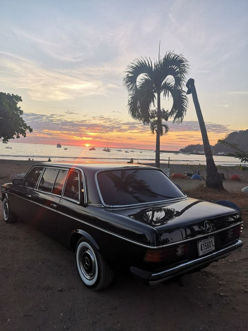 BEACH-SUNSET-LIMOUSINE-CENTRAL-AMERICAca19c678748eef17.jpg